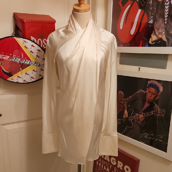 Urban Zen Dresses & Skirts - Elegant Cream Mini Dress